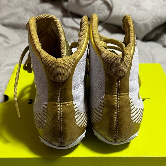 Lacrosse Cleats. White and gold Under Armour Women’s Lax Highlights. - Picture 4 of 15